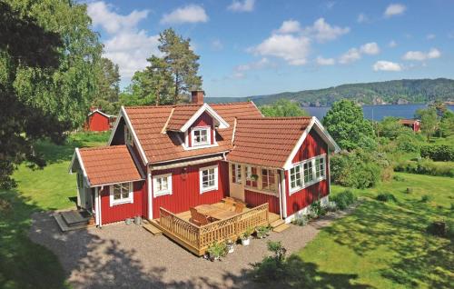 Gorgeous Home In Munkedal With Wifi